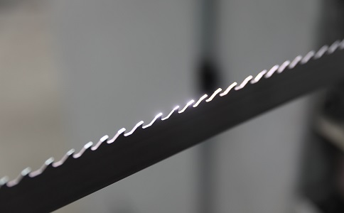 那曲双金属带锯条产生切削噪音的原因具体有哪些？